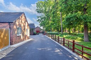 Photo 22- click for photo gallery